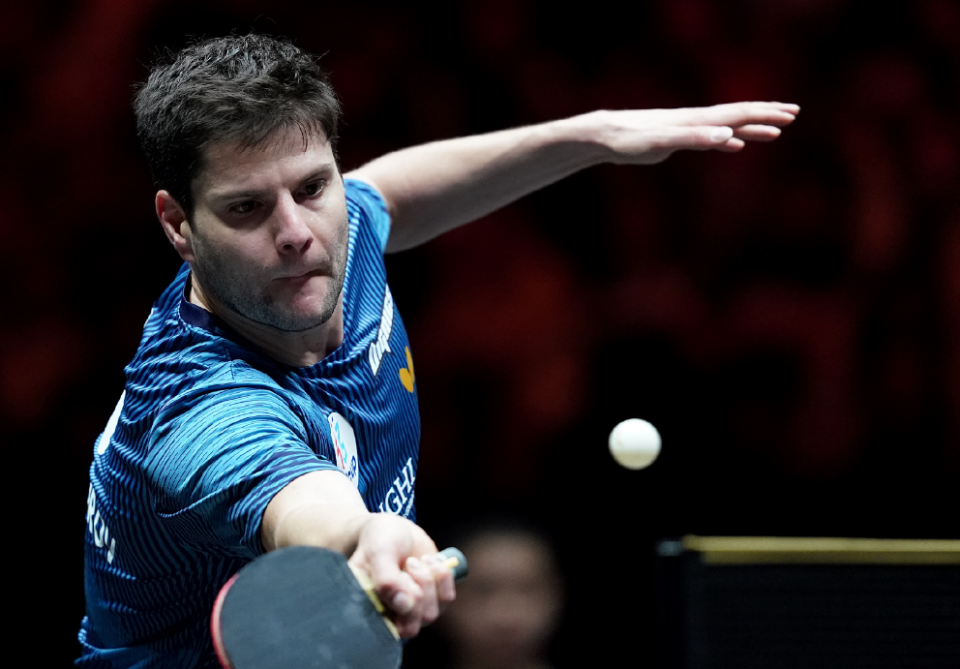 詹姆斯通过 詹姆斯通过